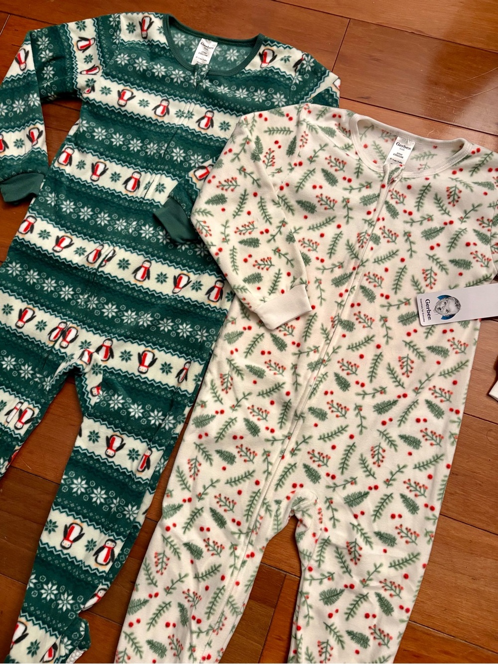 2 NWT Christmas Pajamas Size 5T Fleece Onsie Unisex Gerber Kids Footie Pjs